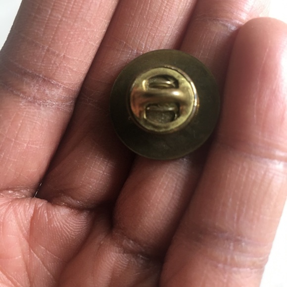 Butterfly shaped pin - Picture 3 of 3